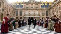 Versailles – Alexander Vlahos (Monsieur/Philippe d'Orléans), George Blagden (Louis XIV)