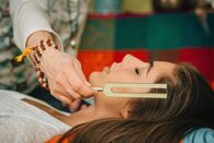 aktiv und gesund – Tuning fork in sound therapy