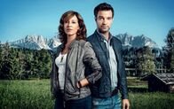 SOKO Kitzbühel – Nina Pokorny (Julia Cencig), Lukas Roither (Jakob Seeböck).