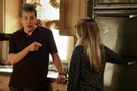 Speechless – Jimmy DiMeo (John Ross Bowie, l.); Dylan DiMeo (Kyla Kenedy, r.)