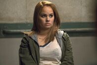 Detective Laura Diamond – Wird zur Verdächtigen in einem Mordfall: Lauras Schwester Lucy (Debby Ryan) ...