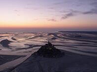 Wunderwerke der Weltgeschichte – Die Gezeiten in der Bucht des Mont-Saint-Michel gehören zu den stärksten ganz Europas.