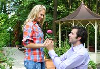 Sturm der Liebe – ARD STURM DER LIEBE FOLGE 1392 Uhr im ERSTEN. Jacob (Andreas Thiele, r.) gesteht Debbie (Lea Marlen Woitack, l.) seine Liebe.