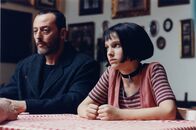 Léon - Der Profi – L-R: Leon (Jean Reno) und Mathilda (Nathalie Portman)