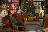 How I Met Your Mother – Weihnachten steht vor der Tür: Nach einem Streit mit Lily verläuft für Ted (Josh Radnor) das bevorstehende Weihnachtsfest leider anders als geplant ...