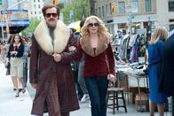 Anchorman - Die Legende kehrt zurück – Als San Diegos einziges, großes Nachrichtenpaar leben Ron (Will Ferrell, l.) und Veronica (Christina Applegate, r.) ein schönes Leben. Doch eine berufliche Entscheidung trennt die beiden - kommen sie trotz konkurrierender Stellen wieder zusammen?