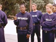 National Security – Einst war Earl Montgomery (Martin Lawrence) Kadett an der Polizei-Akademie. Er hätte ein guter Polizist werden können. doch er ist viel zu rebellisch veranlagt. Als er von der Akademie liegt, heuert er beim Sicherheitsdienst "National Security" an ...