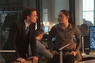 APB – Justin Kirk as Gideon Reeves and Natalie Martinez as Theresa Murphy.