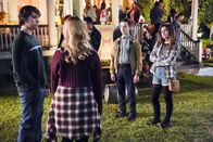 Young Sheldon – Matt Anspach (Bradley), Mckenna Grace (Paige Swanson), Iain Armitage (Sheldon Cooper), Raegan Revord (Missy Cooper).