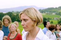 Vier Frauen und ein Todesfall – Julia Stinshoff (Lola).