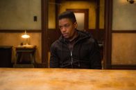 Elementary – Auf Grund der Geschehnisse gilt auch Bell (Jon Michael Hill) als Verdächtiger. Eine Situation, die ihm gar nicht gefällt ...
