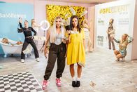 Inside Shein - Der hohe Preis der Billigmode – Influencer werben auf Tiktok und Instagram für Modeunternehmen wie Shein – in der Hoffnung auf das große Geld.