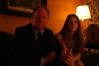Der letzte Exorzismus – Nell Sweetzer (Ashley Bell, r), Louis Sweetzer (Louis Herthum, l)