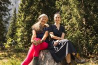 Silvia kocht – Silvia Schneider mit Wanderführerin Martha Rieß.