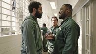 For Life – Aaron Wallace (Nicholas Pinnock) und Cassius Dawkins (50 Cent)