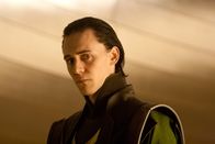 Thor – Mit Glück und Geschick schafft es Loki (Tom Hiddleston) auf den Thron von Asgard und ein dunkles Kapitel beginnt ...
