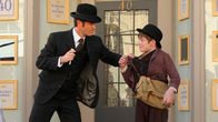 Murdoch Mysteries – Detective Murdoch (Yannick Bisson) und Dorrie (Jason Spevack).