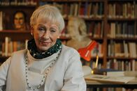 Terra X: Magie der Märchen – Prof. Dr. Sabine Wienker-Piepho ist eine der renommiertesten Volkskundlerinnen und Märchenforscherinnen Deutschlands und Expertin in der Terra X-Reihe "Magie der Märchen".