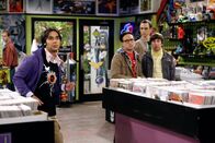 The Big Bang Theory – (v.li.) Kunal Nayyar (Rajesh), Johnny Galecki (Leonard), Jim Parsons (Sheldon), Simon Helberg (Howard).
