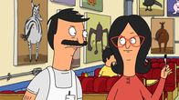 Bob's Burgers – Linda (r.) bittet Bob (l.), die Bilder ihrer Schwester für die Kunstwoche im Restaurant auszuhängen. Doch wird Bob zustimmen?