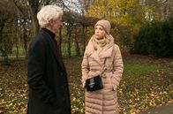 Rote Rosen – Amelie (Lara-Isabelle Rentinck, r.) will Jakob Fährmann (Mathieu Carrierè, l.) nie wieder sehen.