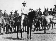 Die Kriege der USA – Nationalheld Theodore Roosevelt und seine Reitereinheit "Rough Riders" sind durch ihren Angriff auf San Juan Hill im Spanisch-Amerikanischen Krieg berühmt geworden.