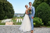 Sturm der Liebe – Hochzeit von Josie (Lena Conzendorf, l.) und Paul (Sandro Kirtzel, r.).