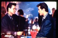 Fatale Begierde – Michael Carr (Kurt Russell, l.); Officer Pete Davis (Ray Liotta, r.)