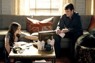 Castle – Nachdem Beckett (Stana Katic) vom aktuellen Fall abgezogen wurde, beschließen sie und Castle (Nathan Fillion, r.), auf eigene Faust weiterzuermitteln ...