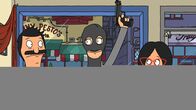 Bob's Burgers – Krimidinner oder echter Überfall: Bob (l.) und Linda (r.) ...