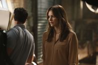 Scorpion – Als Paige (Katharine McPhee) erkennt, dass Walter noch nicht ganz fit ist, schlägt sie ihm vor, gemeinsam an dem Problem zu arbeiten - natürlich nur als Kollegen ...