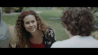 Into the Dark – Marissa Cornell (Dora Madison) und Spencer Harris (Israel Broussard)