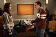 The Goldbergs – L-R: Erica Goldberg (Hayley Orrantia) and Geoff Schwartz (Sam Lerner)