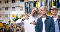 Kurzstrecke mit Pierre M. Krause – SWR KURZSTRECKE MIT PIERRE M. KRAUSE, "Die Dudes drehen Uhr im SWR. Pierre M. Krause (mi.) ist mit den Dudes Niklas van Lipzig (li.) und David Martin in Köln unterwegs.