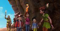 Peter Pan - Neue Abenteuer – Peter Pan, die drei Darling-Geschwister, der Häuptling und seine Tochter Lily wollen die Wasserfee, die in der Höhle wohnt, um Hilfe bitten. Doch Vorsicht ist geboten, denn die Höhle wird von Megatrezila bewacht.