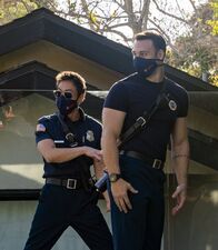 9-1-1 Notruf L.A. – Howie "Chimney" Han (Kenneth Choi, l.); Eddie Diaz (Ryan Guzman, r.)