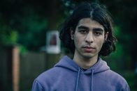 neoriginal: Decision Game – Reza (Doğuhan Kabadayı) bemerkt sofort, dass mit Elsas Verschwinden etwas nicht stimmt. Er stellt ihre Eltern zur Rede und hofft, endlich die Wahrheit zu erfahren.