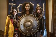 Charmed – (v.l.n.r.) Mel Vera (Melonie Diaz); Macy Vaughn (Madeleine Mantock); Maggie Vera (Sarah Jeffery)