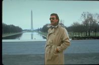 Magnum – Als Magnum (Tom Selleck) auf einem Video sieht, wie seine Exfrau und die gemeinsame Tochter in die Luft gesprengt werden, reist er völlig verstört zu seiner Mutter. Doch Higgins ruft ihn nach Hawaii zurück, denn auf Magnums Freundin wurde ein Anschlag verübt ...
