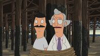 Bob's Burgers – Stecken in großer Gefahr. Doch können Bob (l.) und Mr. Fischoeder (r.) rechtzeitig gerettet werden?