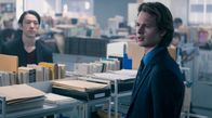 Tokyo Vice – Jake (Ansel Elgort) ist zurück in der Redaktion.