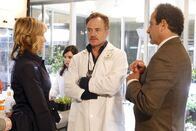 Monk – Pictured: (l-r) Natalie Teeger (Traylor Howard), Dean Berry (Bradley Whitford) , Adrian Monk (Tony Shalhoub)