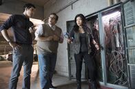 Scorpion – Walter (Elyes Gabel, l.), Sylester (Ari Stidham, M.) und Happy (Jadyn Wong, r.) wollen den Mord an einem Musikblogger aufklären und greifen dabei zu ungewöhnlichen Mitteln ...