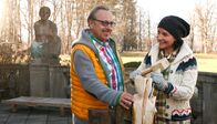 Weihnachts-Männer – Veronika (Marisa Burger) überrascht Walter (Wolfgang Stumph) damit, dass sie ihn heiraten will.