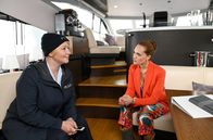 WaPo Bodensee – Nele Fehrenbach (Floriane Daniel, l.) konfrontiert Tina (Sarah Maria Besgen, r.) mit ihren Erkenntnissen.