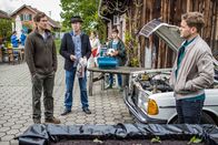 SOKO München – Dominik Morgenstern (Joscha Kiefer, r.) spricht mit Kai Petzold (Stefan Murr, l.) und Jürgen Sassnitz (Oliver Stritzel, M.).
