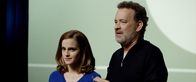 The Circle – Emma Watson (Mae Holland), Tom Hanks (Eamon Bailey).