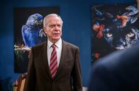 Sturm der Liebe – Werner (Dirk Galuba, l.) erwischt Paul (Sandro Kirtzel, r.) bei der Suche nach Beweisen.