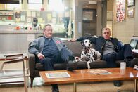 Chicago Fire – Pause, l-r: Christian Stolte als Mouch, David Eigenberg als Christopher Herrmann