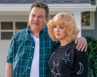 The Goldbergs – L-R: Murray Goldberg (Jeff Garlin) and Beverly Goldberg (Wendi McLendon-Covey)